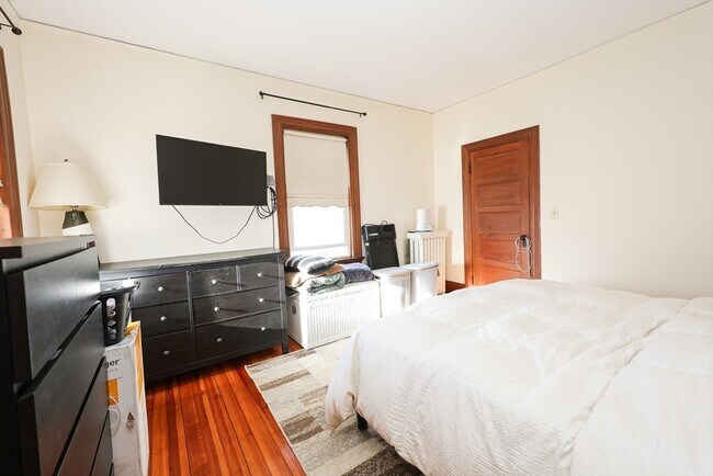 Building Photo - 19 Burton Terrace