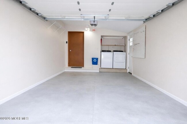 Building Photo - 825 Leeward Dr