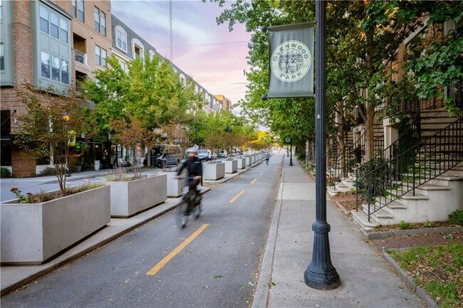 Building Photo - 845 Ormewood Terrace SE