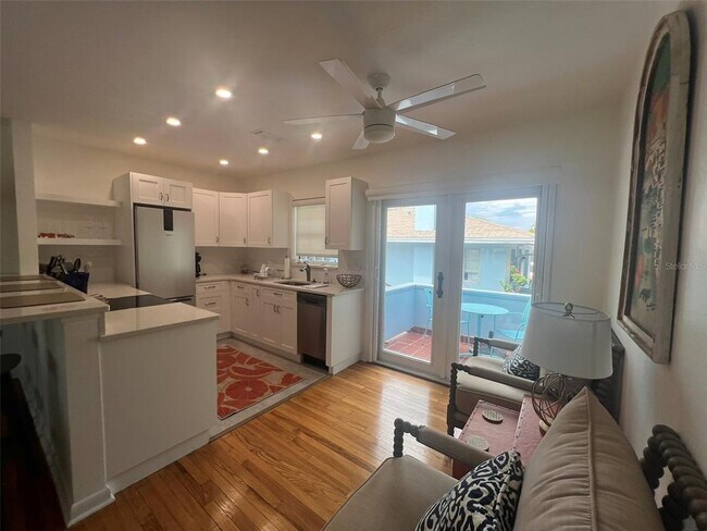Building Photo - 1800 Pass a Grille Way