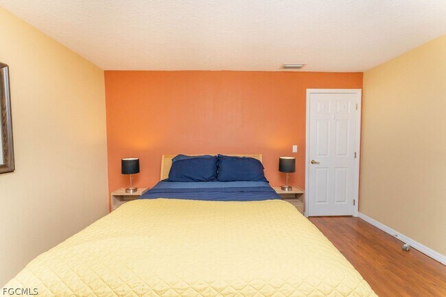 Building Photo - 3344 N Key Dr