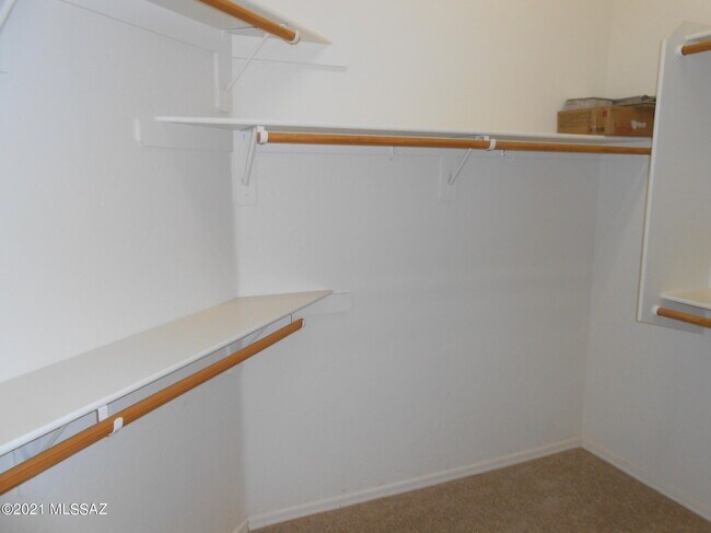 Building Photo - 14048 E Fairway Bluff Ct