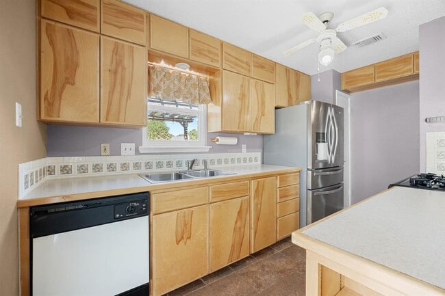 Building Photo - 16710 Whitebrush Loop