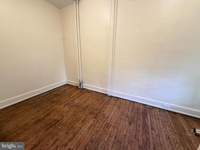 Building Photo - 4718 Hazel Ave