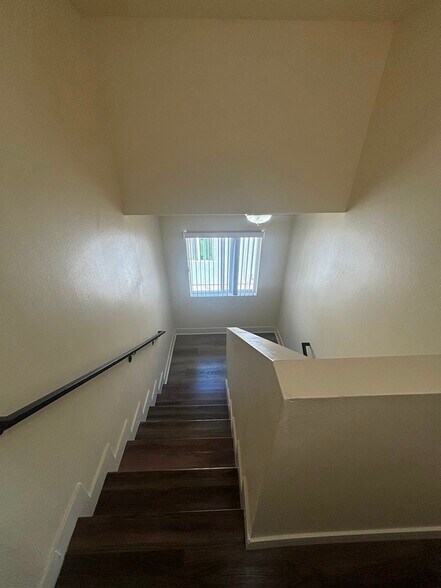 Building Photo - 133 W 74th St