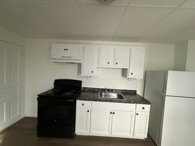 Building Photo - Beautiful 4 bedroom House for rent