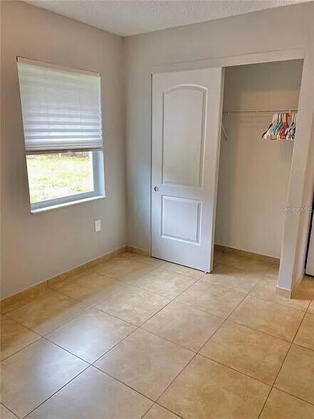 Building Photo - 2720 S Sunrise Ct
