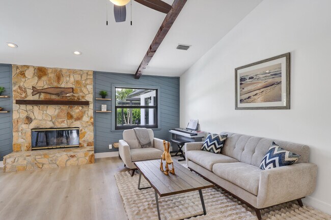 Building Photo - 14704 Black Bear Rd