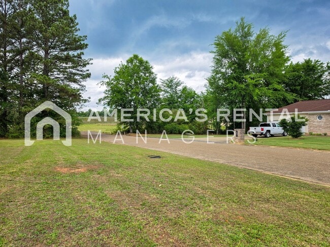 Building Photo - 3100 Apple Valley Ln