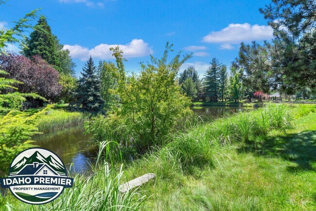 Building Photo - 481 E Trailside Dr