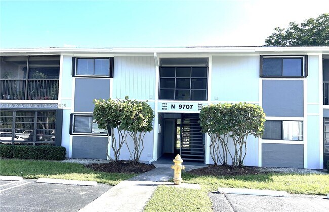Primary Photo - 9707 Hammocks Blvd