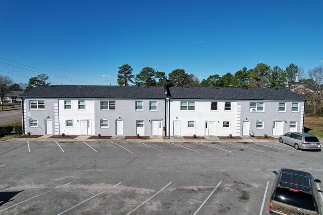 Building Photo - 2433 Charles Blvd