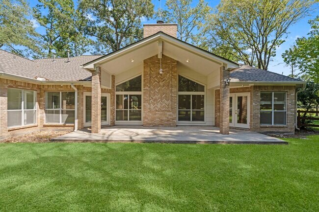 Building Photo - 15456 Pin Oak Dr