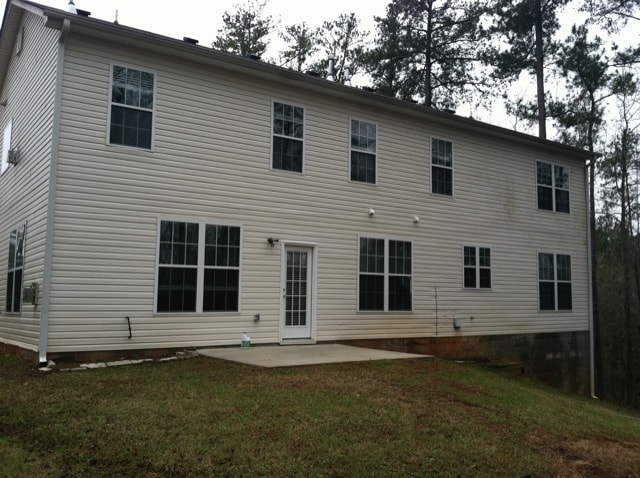 Building Photo - 4 bed and 2.5 bath in Lithonia!