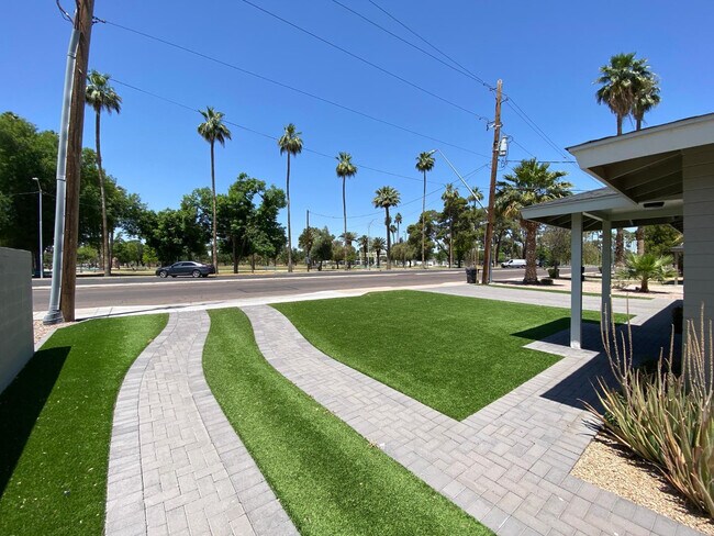 Building Photo - 33 N Hobson