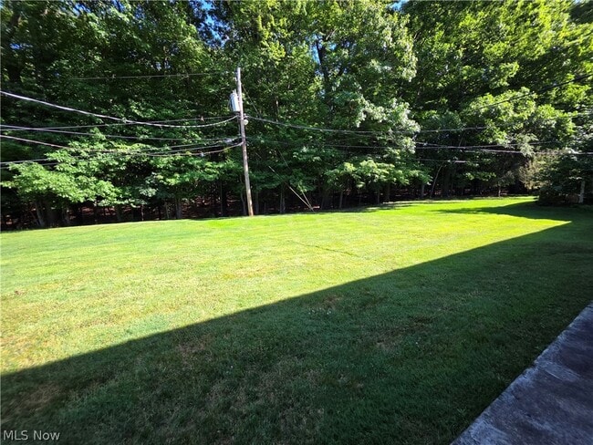 Building Photo - 6960 Carriage Hill Dr