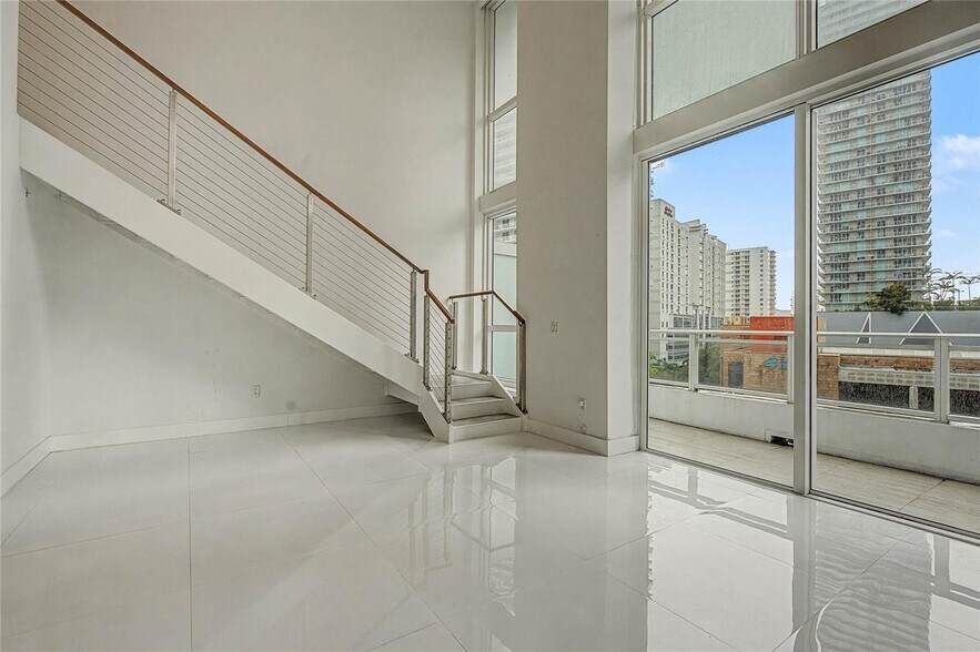 Building Photo - 1080 Brickell Ave