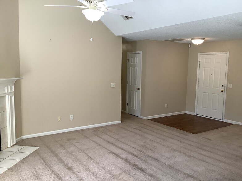 Building Photo - 432 Laurel Hill Cir