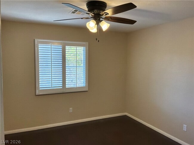 Building Photo - 10021 Calabasas Ave