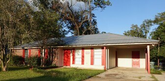 Building Photo - 623 S Cypress St