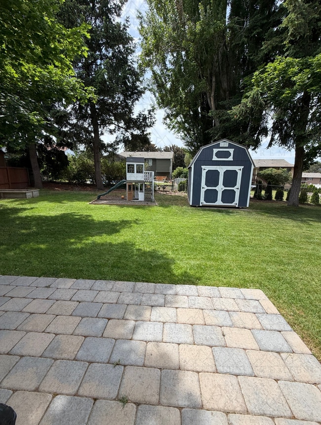 Building Photo - Renovated 3 bed 2 bath coming soon!