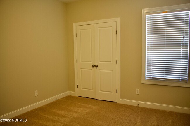 Building Photo - 368 Wheatfield Way