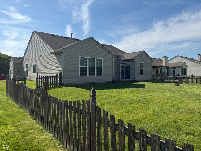 Building Photo - 1055 Woodfield Ct