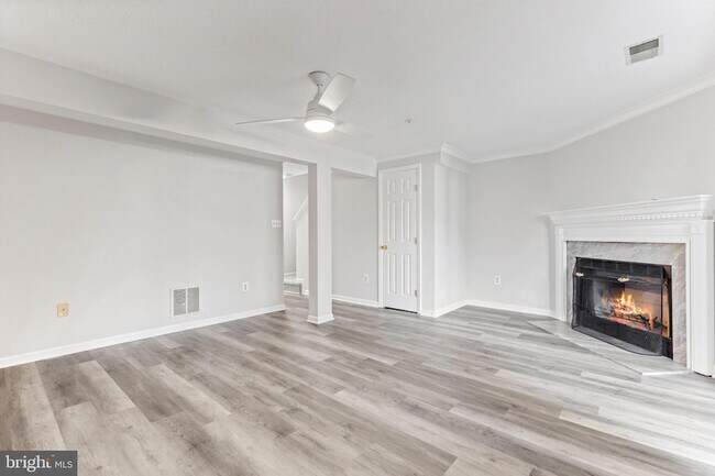 Building Photo - 1232 Quaker Ridge Dr