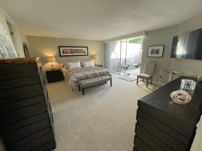 Building Photo - 76990 Lark Dr