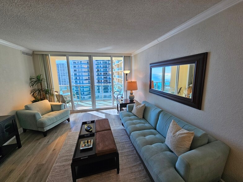 Building Photo - 2501 S Ocean Dr
