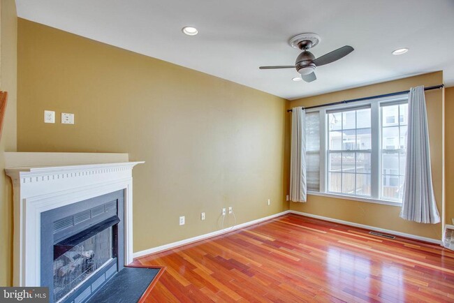 Building Photo - 13381 Sir Ramsay Way