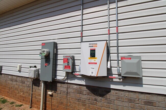 Building Photo - 2280 Equinox Ave