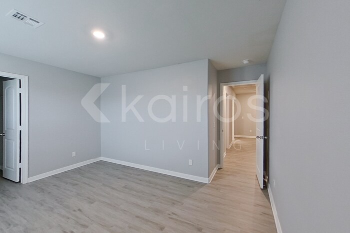 Building Photo - 1020 NW 4th St