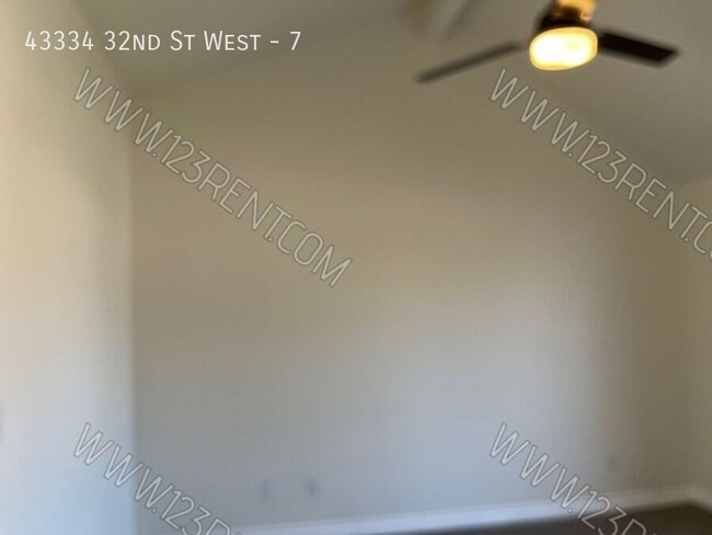 Building Photo - WEST LANCASTER 2BD/2BTH TOWNHOUSE W/ BONUS...