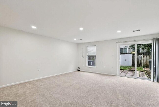 Building Photo - 14215 Heritage Crossing Ln