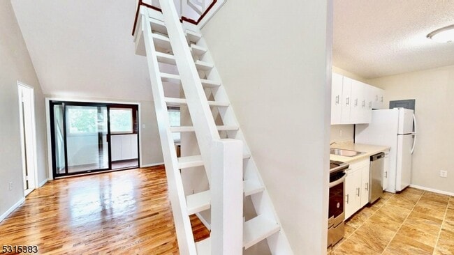 Building Photo - 2 Hackensack St