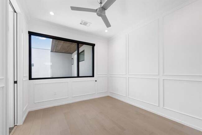 Building Photo - 2411 Winsted Ln