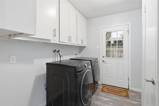 Building Photo - 5347 Rutherglenn Dr