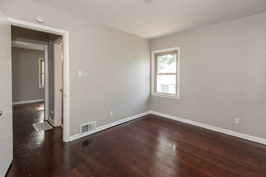 Building Photo - 320 Millman Dr