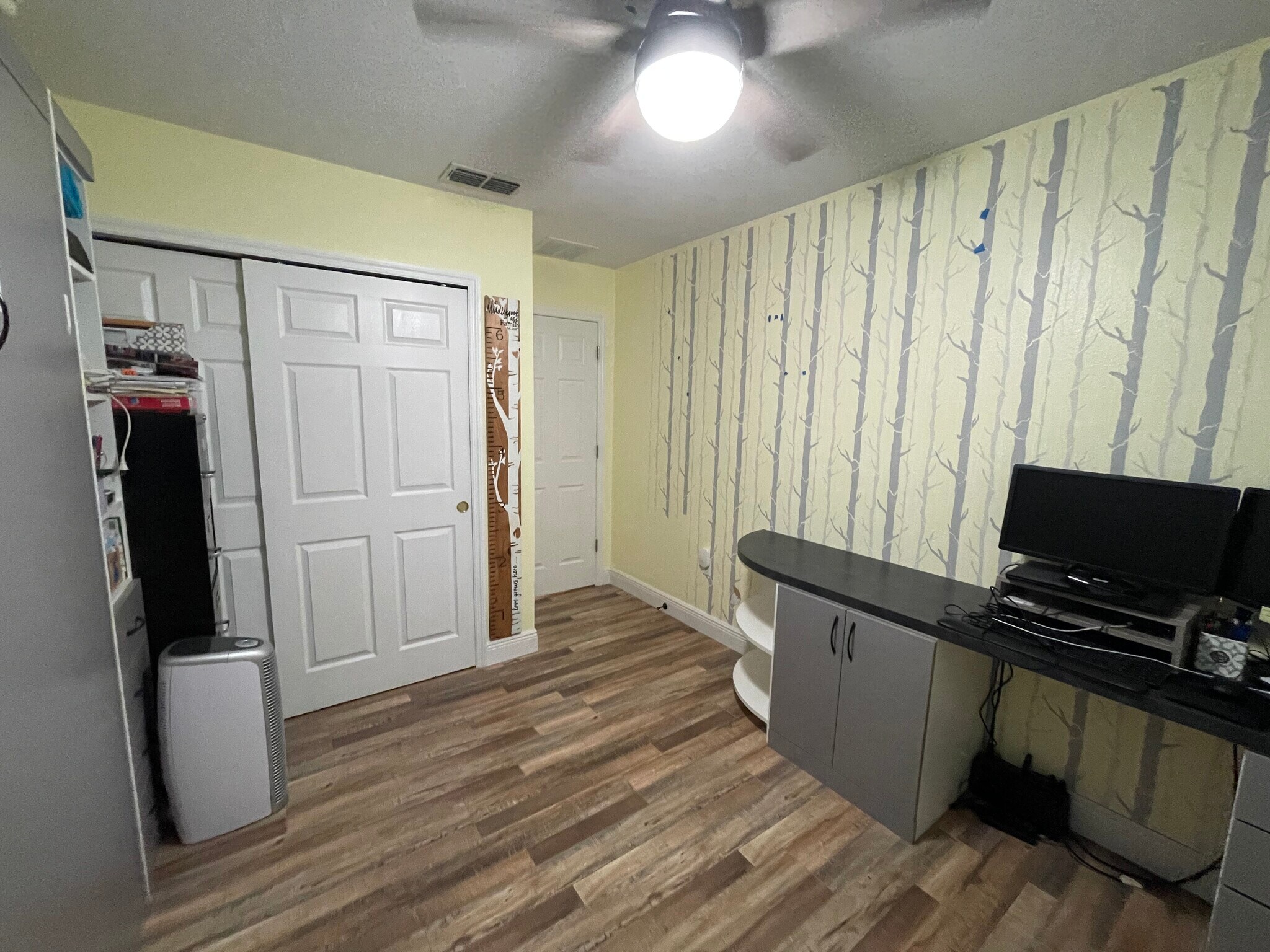 Building Photo - 2452 Hassonite St