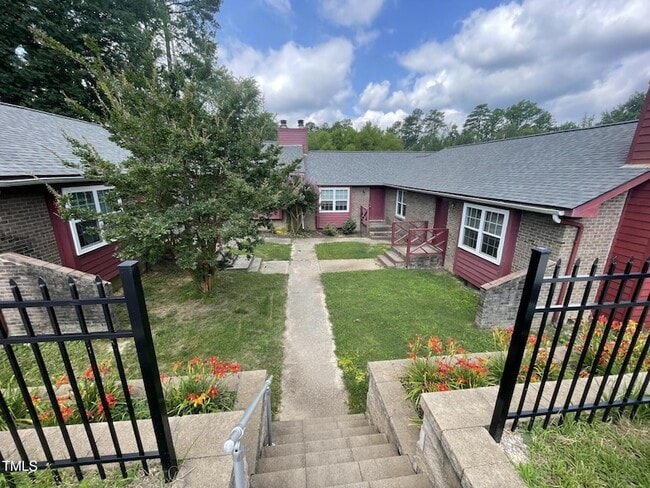 Primary Photo - 4701 Brockton Dr