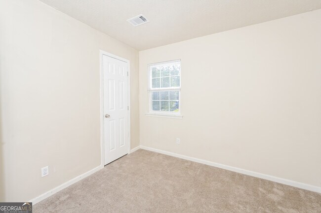 Building Photo - 491 Pennybrook Dr