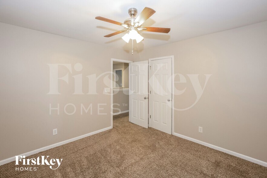 Building Photo - 11101 Dulin Creek Blvd