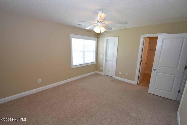 Building Photo - 104 Chandler Dr