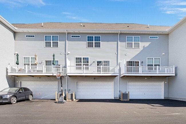 Building Photo - 415 Lenape Way