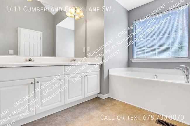 Building Photo - 1411 Cumberland Creek Ln SW