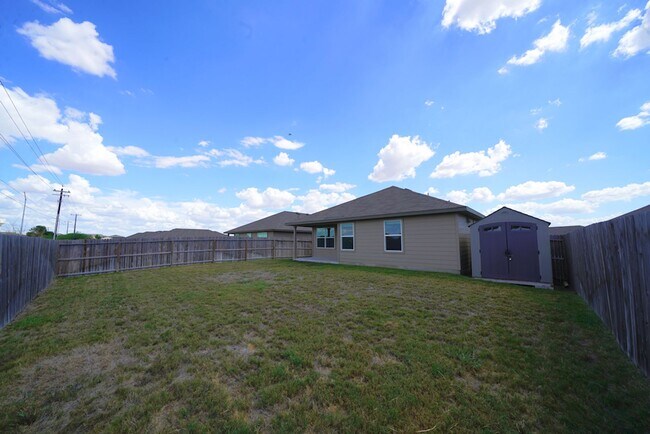 Building Photo - Like New Home in Red River Ranch (Cibolo)! -  Realtor Commission: $500
