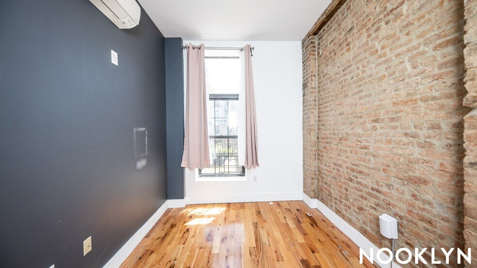 Building Photo - 68 Halsey St