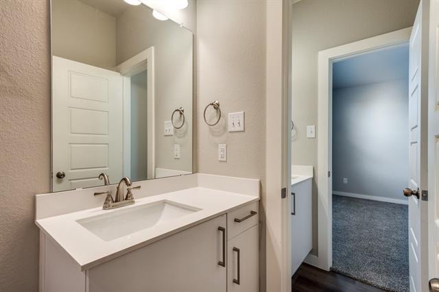 Building Photo - 635 Harvest Moon Dr