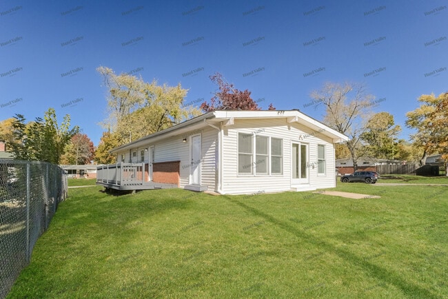 Building Photo - 315 St Edward Ln